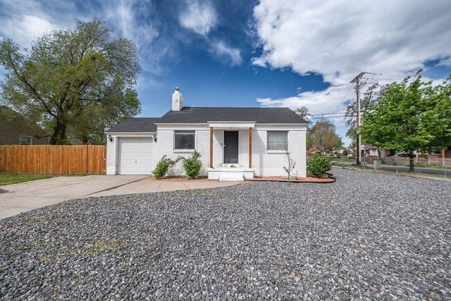 Building Photo - 889 N 900 W