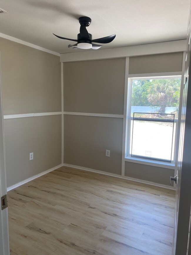 Building Photo - 8018 Grady Dr