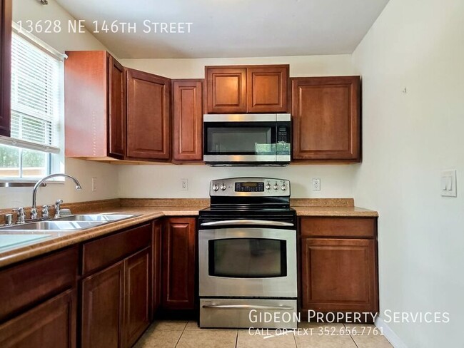 Building Photo - 13628 NE 146th St