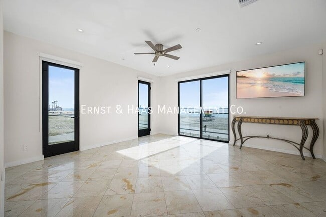 Building Photo - 1724 Bluff Pl