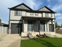 Building Photo - Brand New Post Falls Duplex