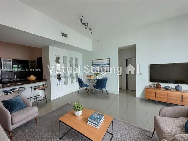 Building Photo - 950 Brickell Bay Dr