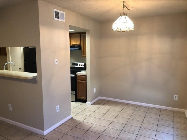 Building Photo - 13359 Water Oak Ln
