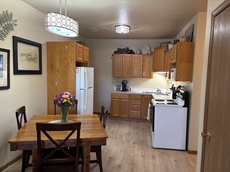 KITCHEN - 125 W Main St