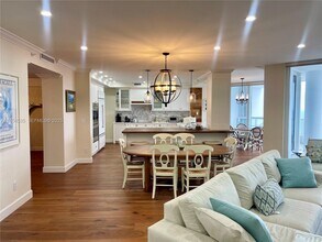 Building Photo - 21050 Point Pl