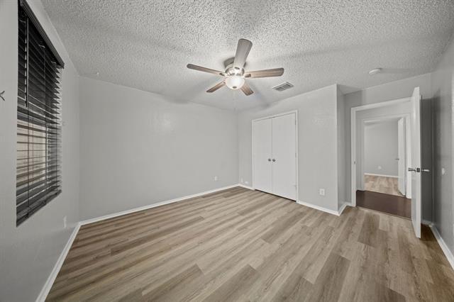 Building Photo - 1501 Big Lake