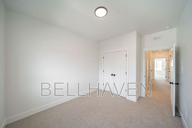 Building Photo - 1370 Fremont Ave