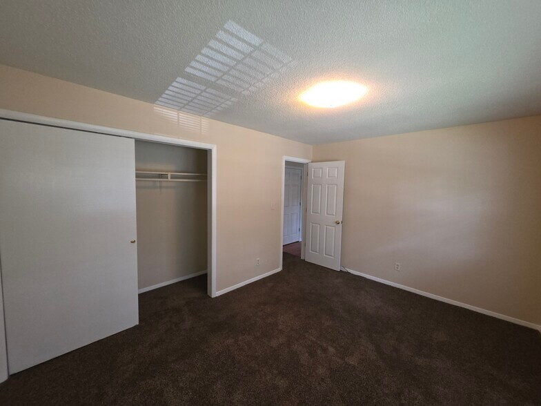 Building Photo - 3113 Erskine Dr