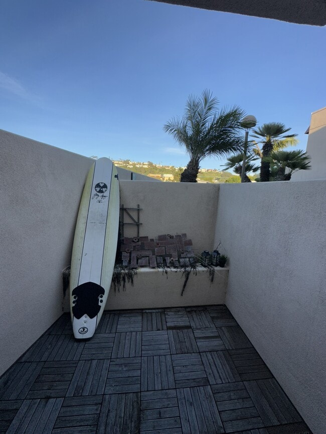 Building Photo - 5726 La Jolla Blvd