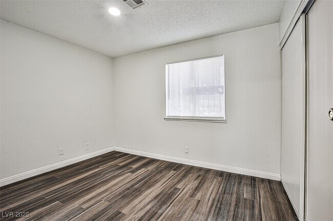Building Photo - 4718 Elk Springs Ave