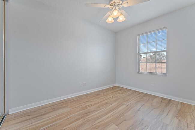 Building Photo - 148 Middlebury Dr