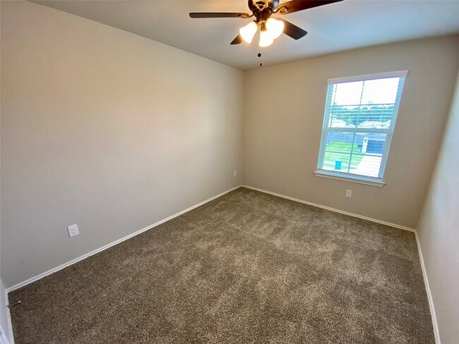 Building Photo - 13832 Rock Island Trl