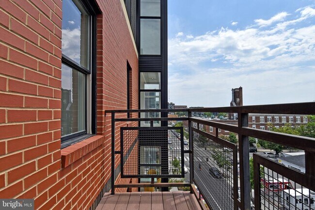 Building Photo - 2101 11th St NW