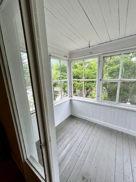 Building Photo - 188 Cliff St