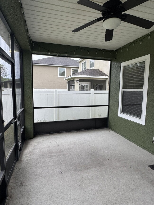 Building Photo - For Rent