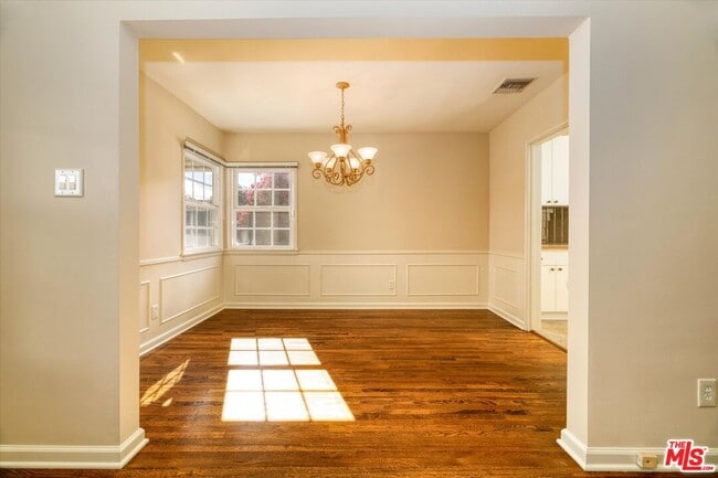 Building Photo - 4721 Ventura Canyon Ave