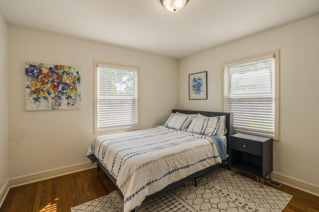 Building Photo - 4809 W 75th St