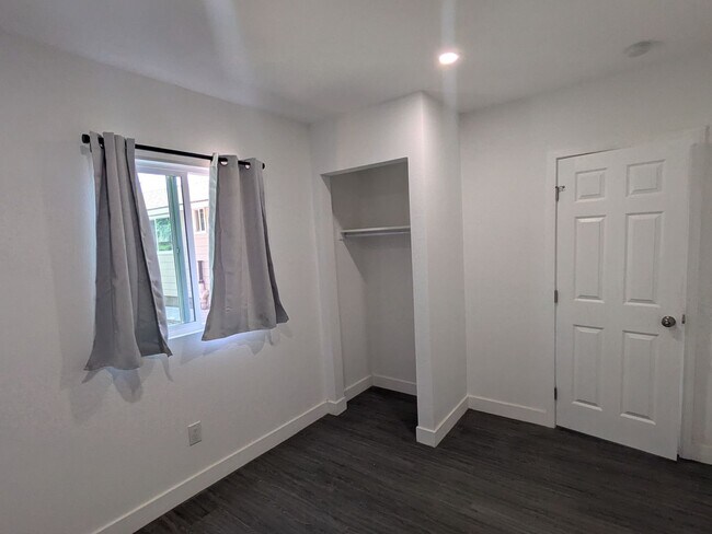 Building Photo - Wonderful 3-bedroom: