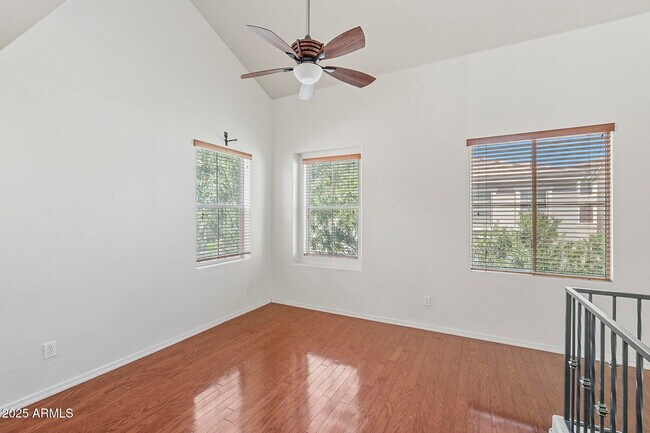 Building Photo - 753 N Port Dr