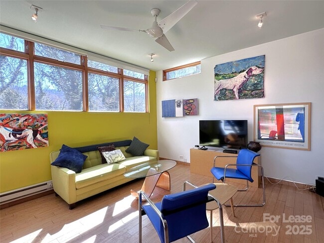 Building Photo - 130 Biltmore Ave