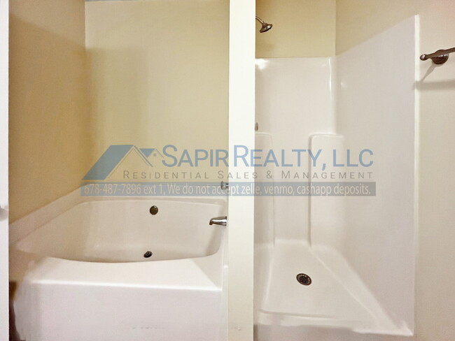 Building Photo - 6060 Capitol Knoll