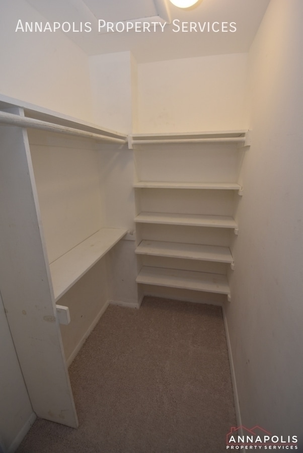 Building Photo - 804 Pin Oak Rd