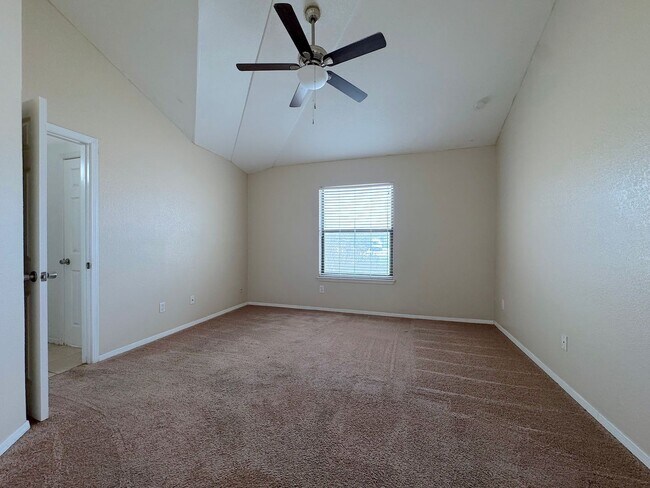 Building Photo - 1605 Cezanne Cir