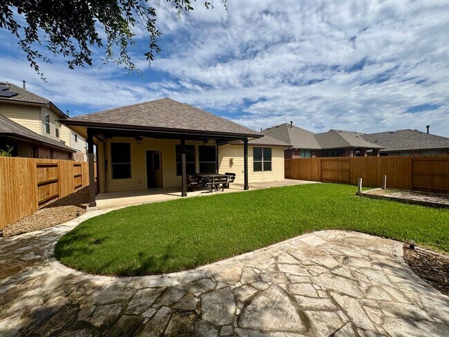 Building Photo - 137 Navigator Dr