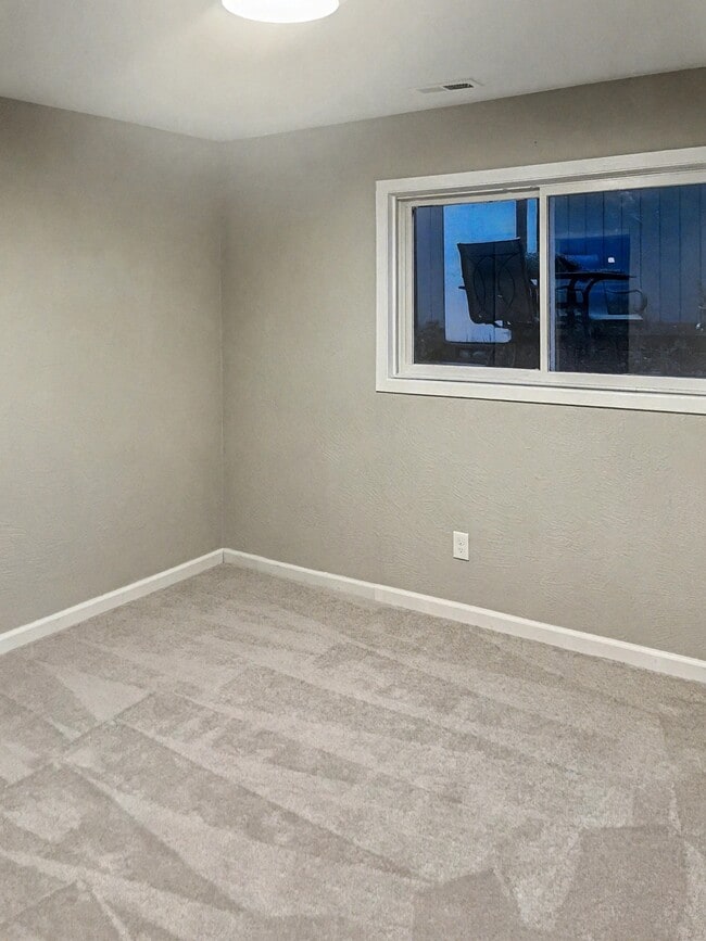 Building Photo - 131 Sorcerer Ct
