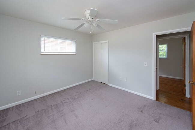 Building Photo - 3627 Edgebrook Dr