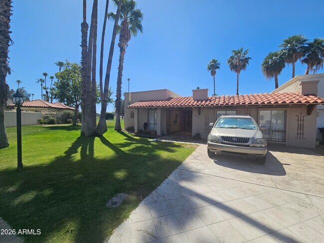 Building Photo - 6851 E Golden Hills Way