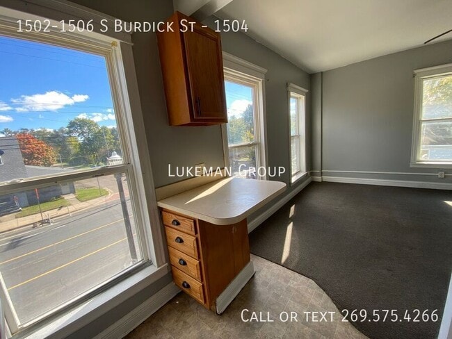 Building Photo - 1502-1506 S Burdick St-1504