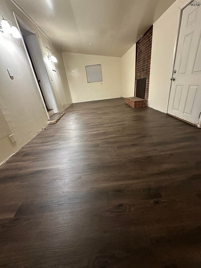 Building Photo - 2012 Monroe St