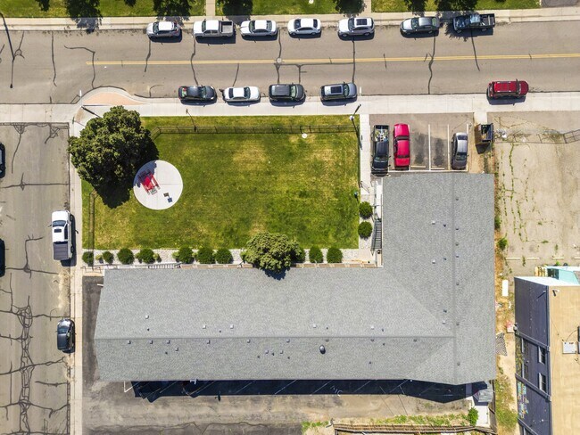 Building Photo - 7120 Hooker St