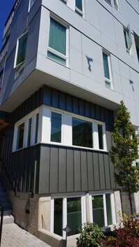 Building Photo - 2418 Ballard
