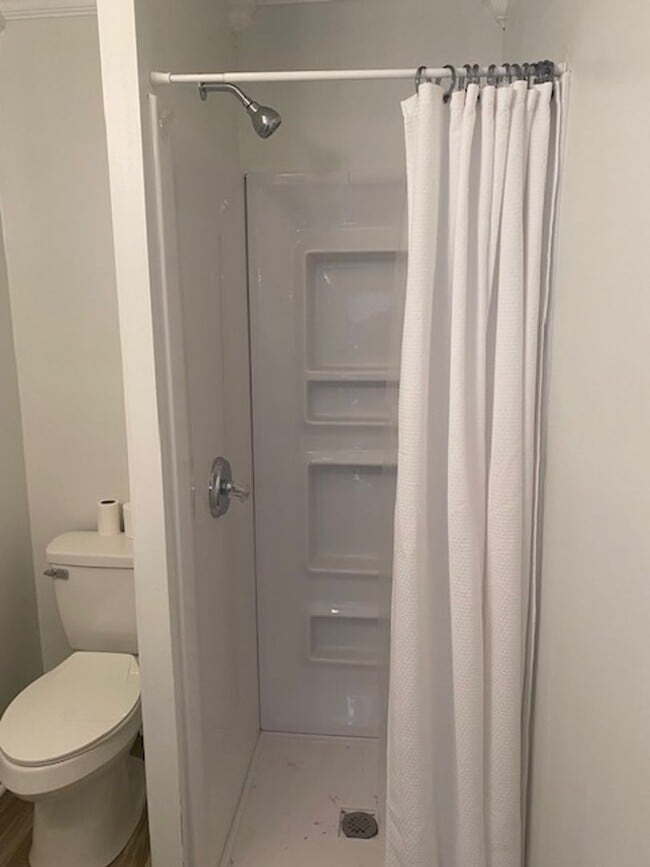 Building Photo - 3 bed 2 bath Brick Ranch