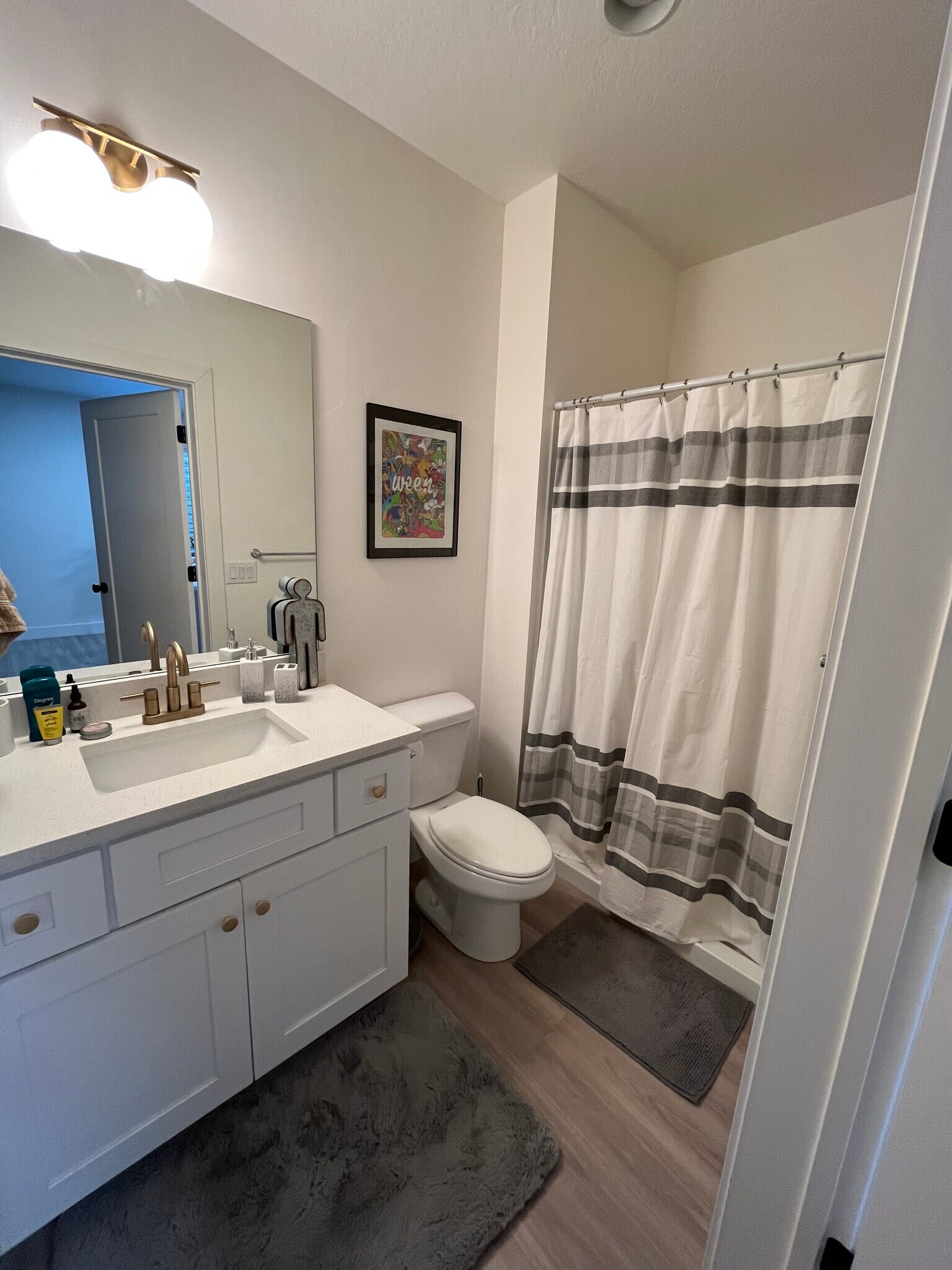 Bathroom - 242 W 580 S