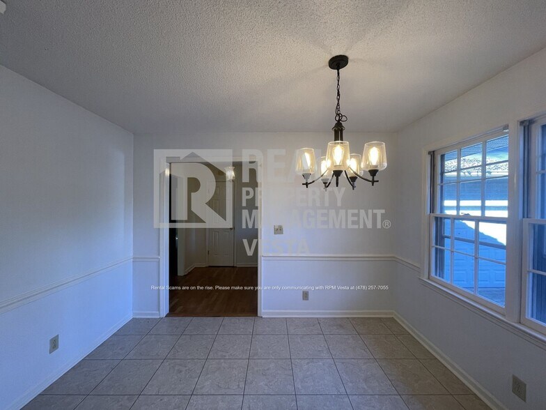 Building Photo - 553 Beauregard Dr