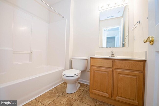 Building Photo - 438 Parkview Ct