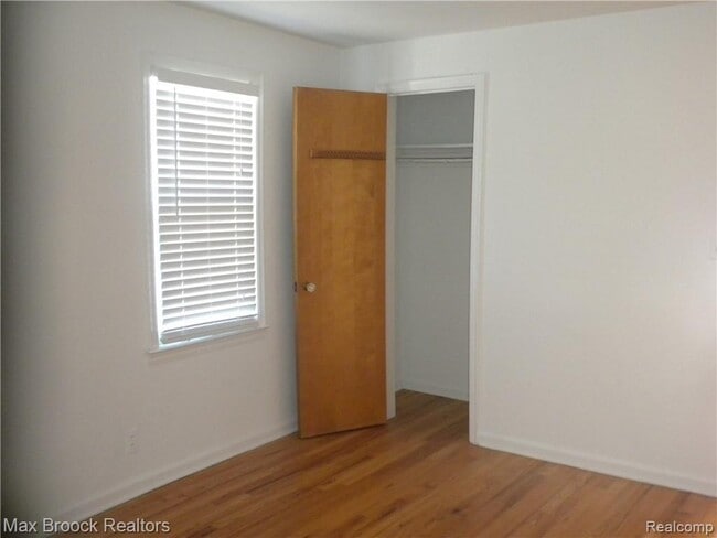 Building Photo - 1711 Villa Rd