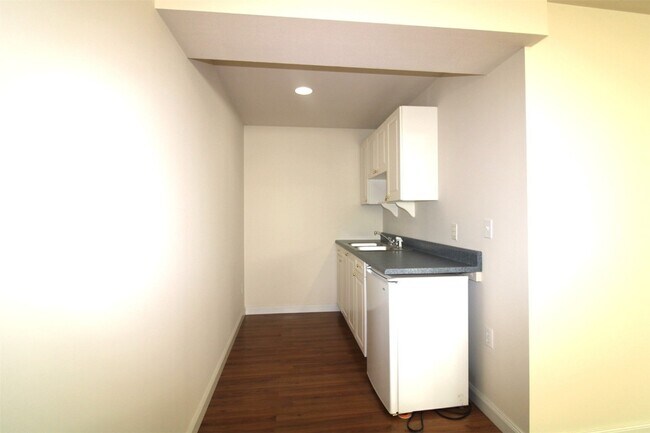 Building Photo - 320 Remington Way Dr
