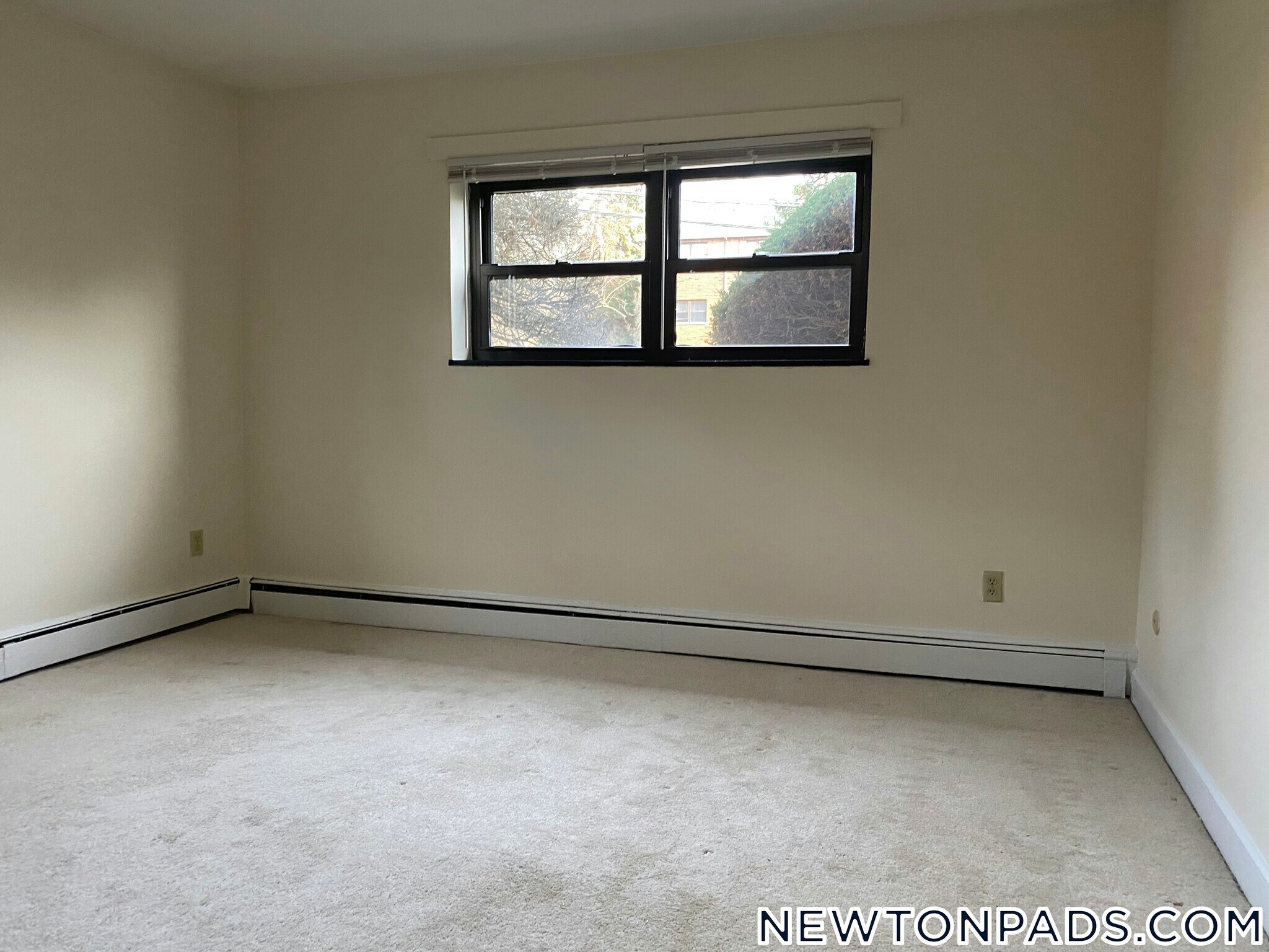 Building Photo - 276 Grove St