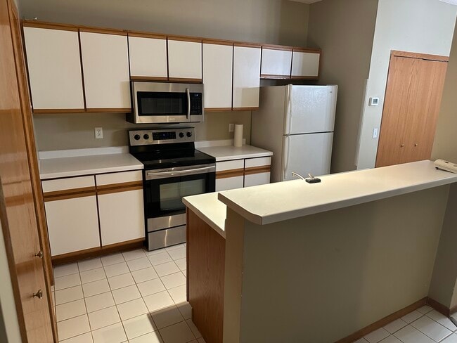 Building Photo - 8466 Kimball Dr