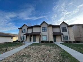 Building Photo - 727 W 8th St