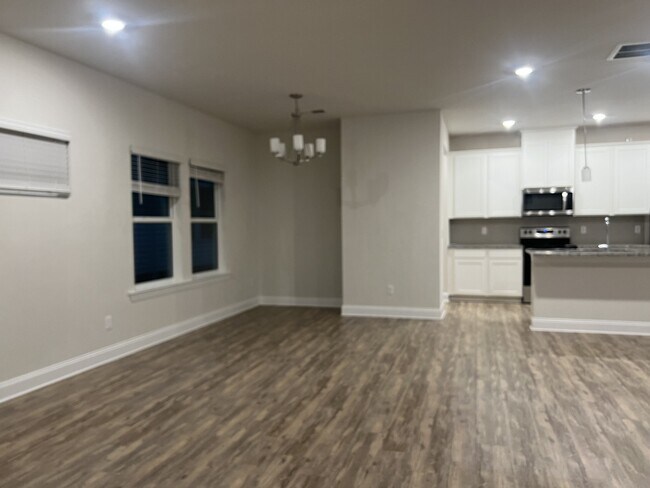 Building Photo - 635 Taylor Bend
