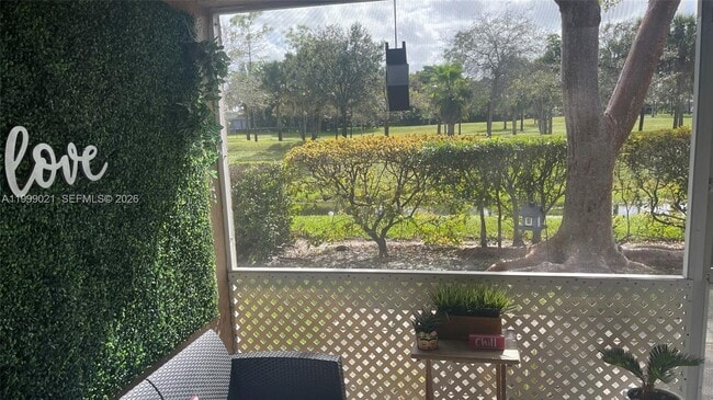 Building Photo - 10138 Royal Palm Blvd