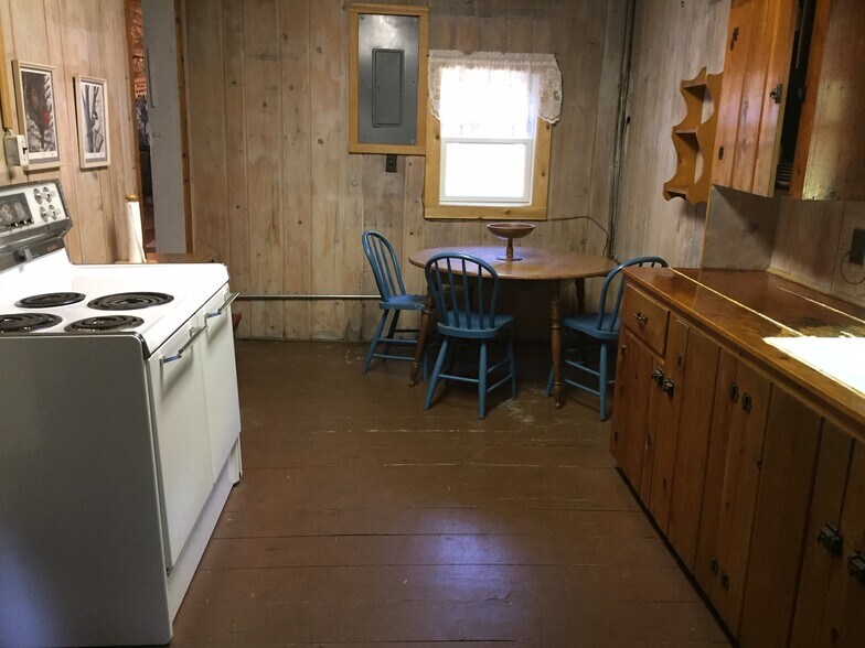 Kitchen - 7990 Paradise Trl