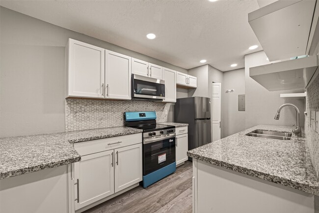 Building Photo - 7600 Emmett F Lowry Expy
