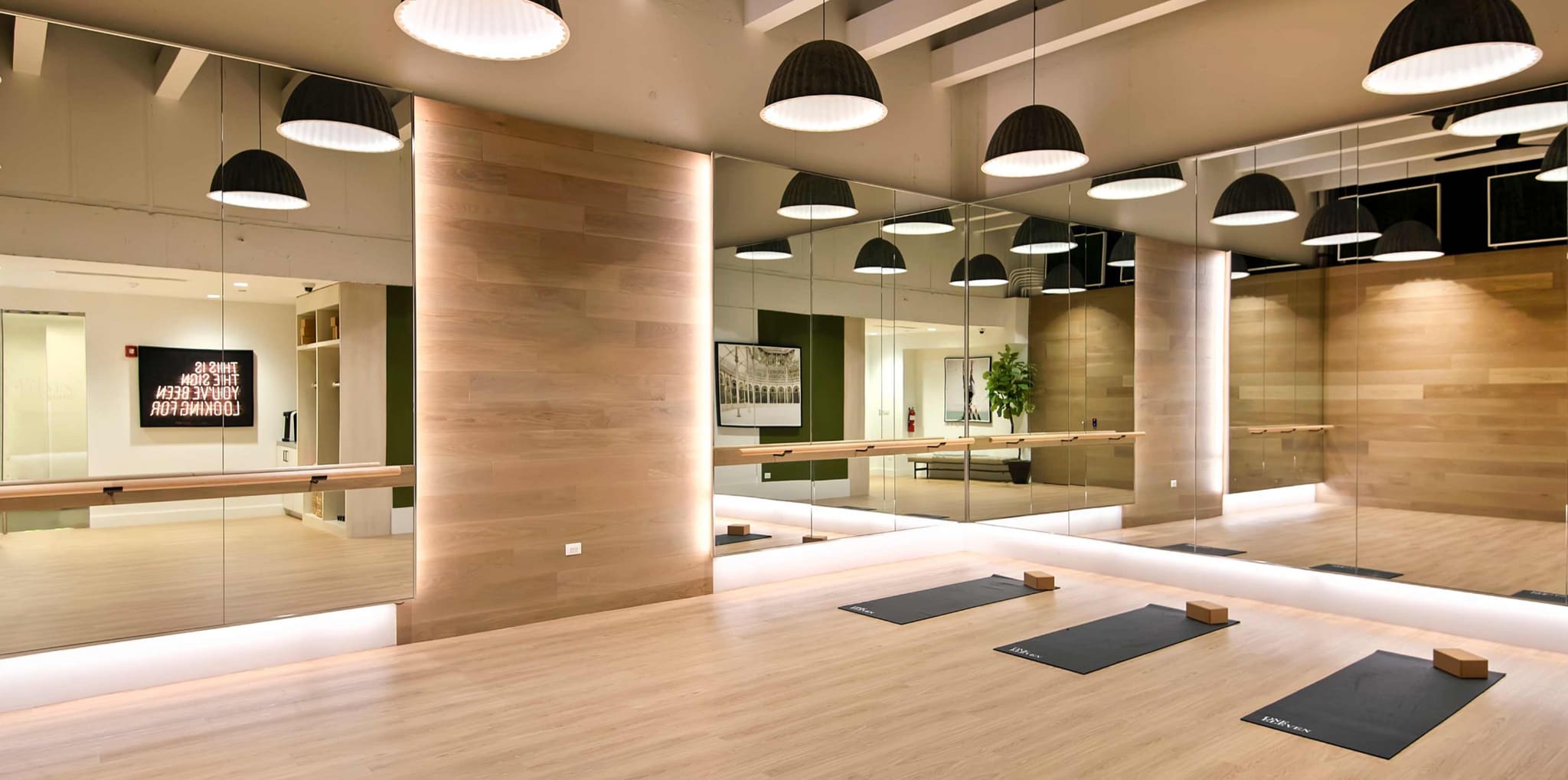 Building Photo - 77 W Wacker Dr