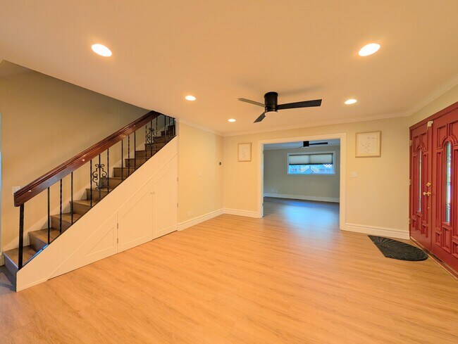 Building Photo - 479 McCamish Ave